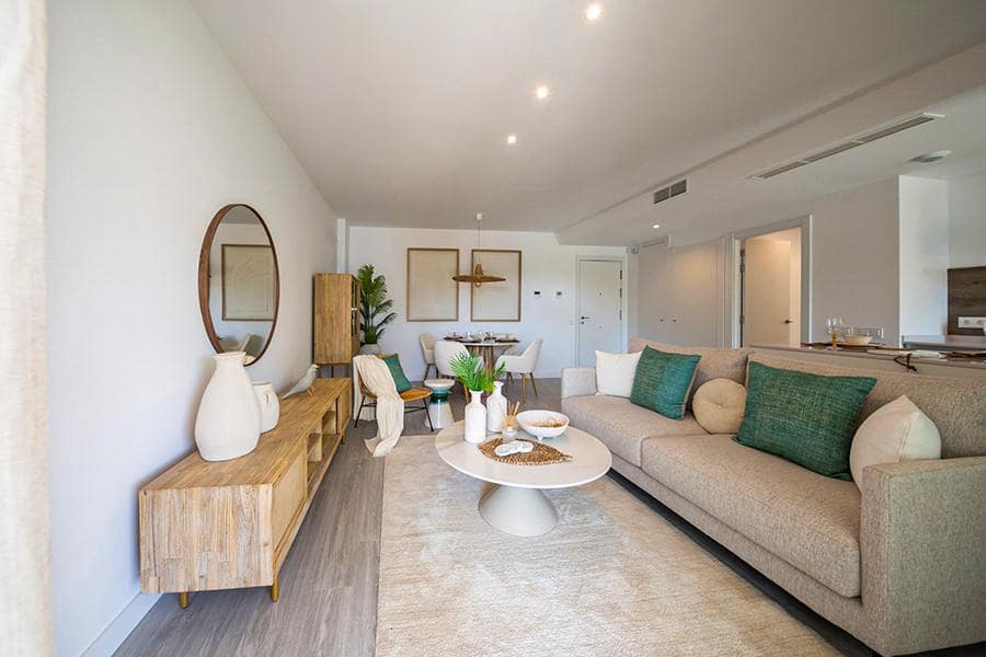 Piso de 2 habitaciones en Estepona en venta con piscina garaje - 470.000 € (Ref: 9425844)