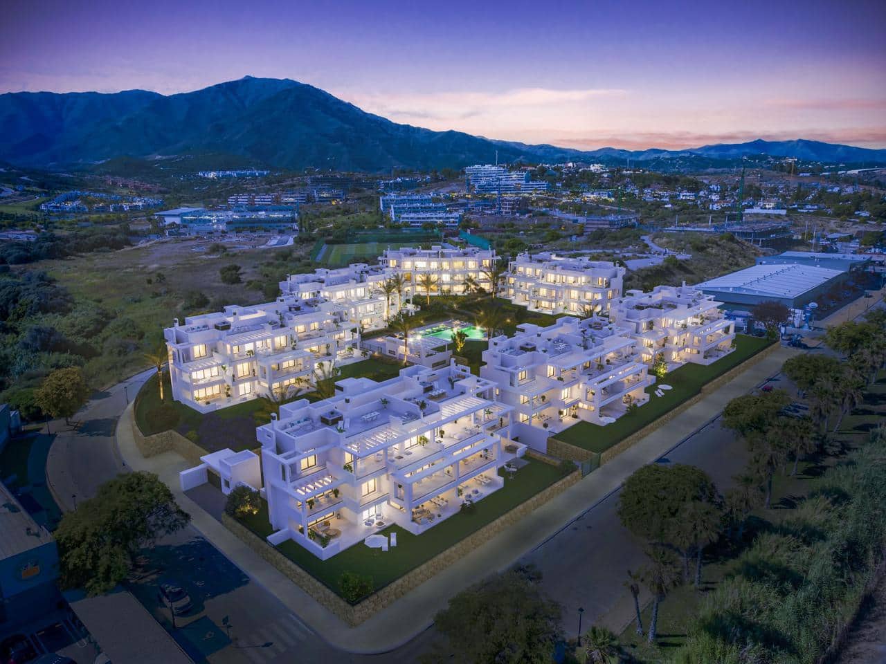 Piso de 3 habitaciones en Estepona en venta con piscina garaje - 725.000 € (Ref: 9425845)