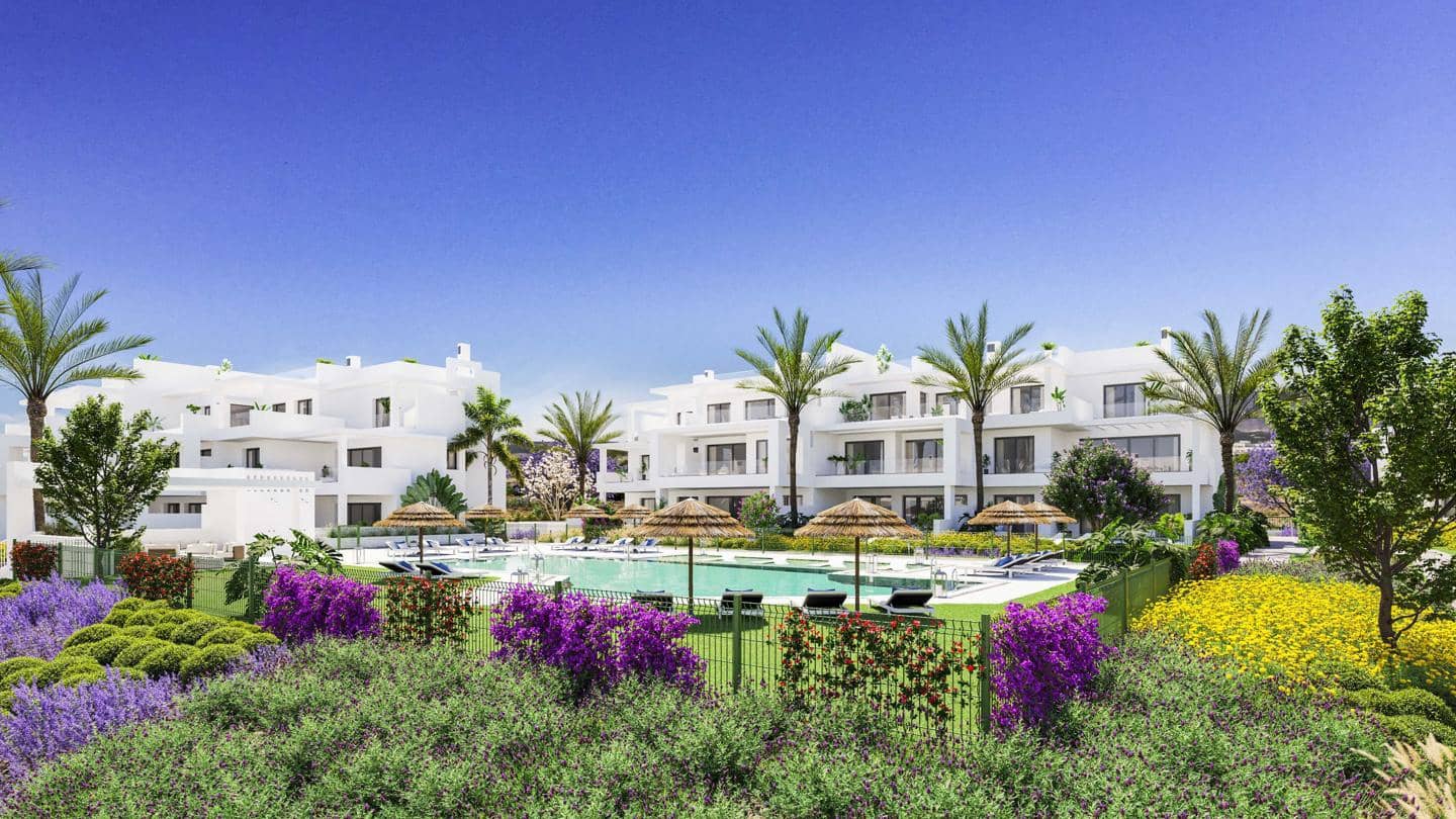 Piso de 3 habitaciones en Estepona en venta con piscina garaje - 725.000 € (Ref: 9425845)