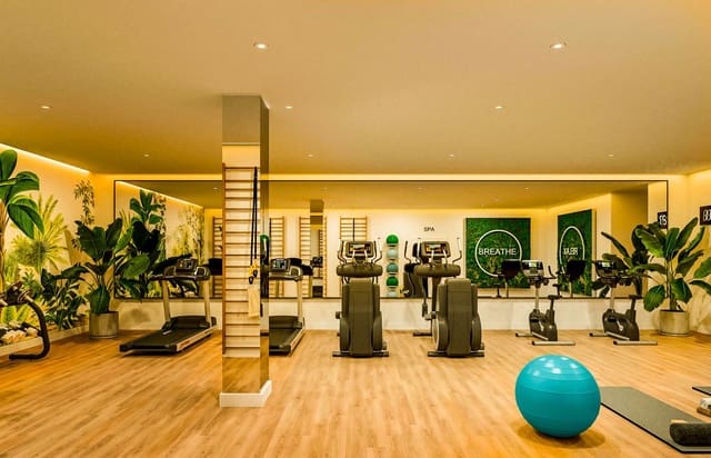 Piso de 3 habitaciones en Casares Golf - Casares del Sol, Casares en venta con piscina garaje - 1.021.000 € (Ref: 9426296)