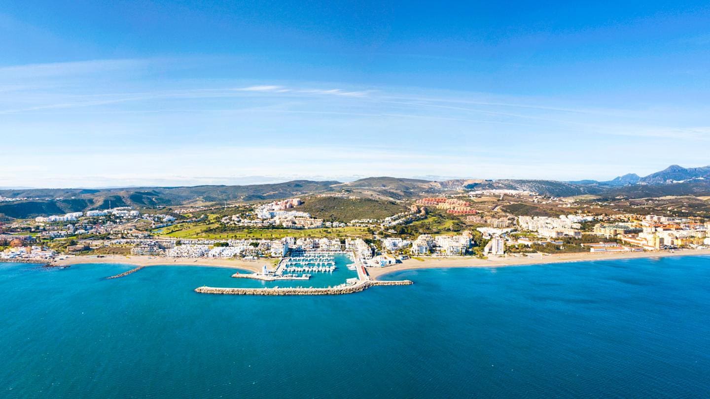 4 slaapkamer Villa te koop in Manilva met zwembad garage - € 465.000 (Ref: 9426301)