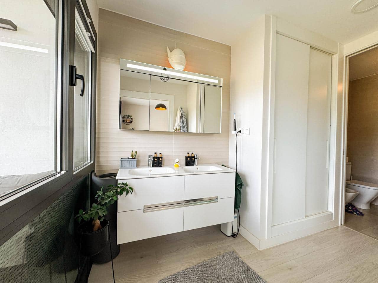 3 makuuhuone Huvila myytävänä paikassa Sotogrande mukana uima-altaan 
autotalli - 799 000 € (Ref: 9428229)