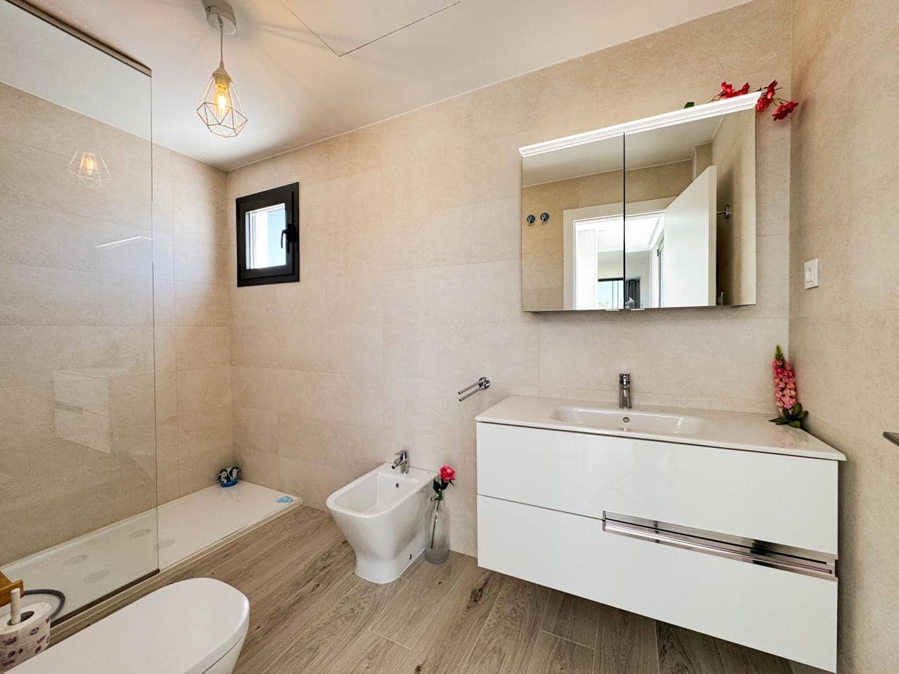 Chalet de 4 habitaciones en Sotogrande en venta con piscina garaje - 869.000 € (Ref: 9428230)