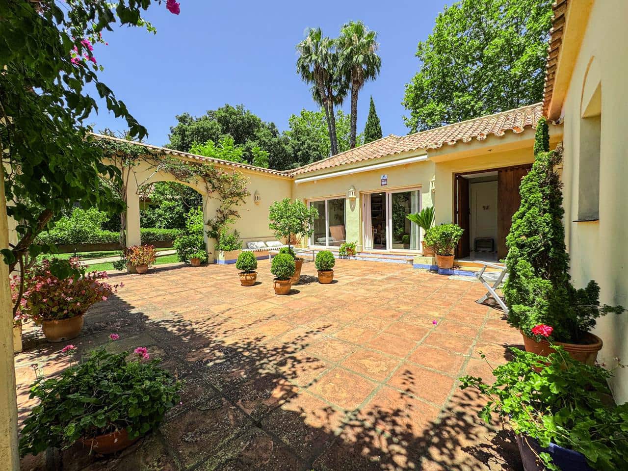 5 sypialnia Willa na sprzedaż w Sotogrande z basenem garażem - 995 000 € (Ref: 9428231)