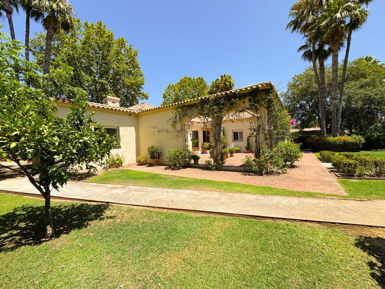 5 sypialnia Willa na sprzedaż w Sotogrande z basenem garażem - 995 000 € (Ref: 9428231)