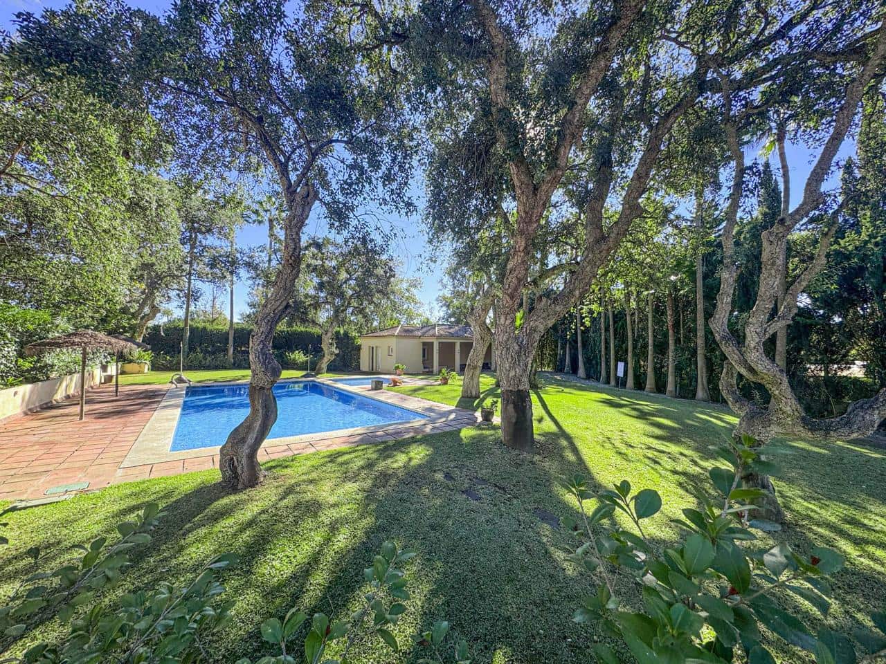 5 sypialnia Willa na sprzedaż w Sotogrande z basenem garażem - 995 000 € (Ref: 9428231)