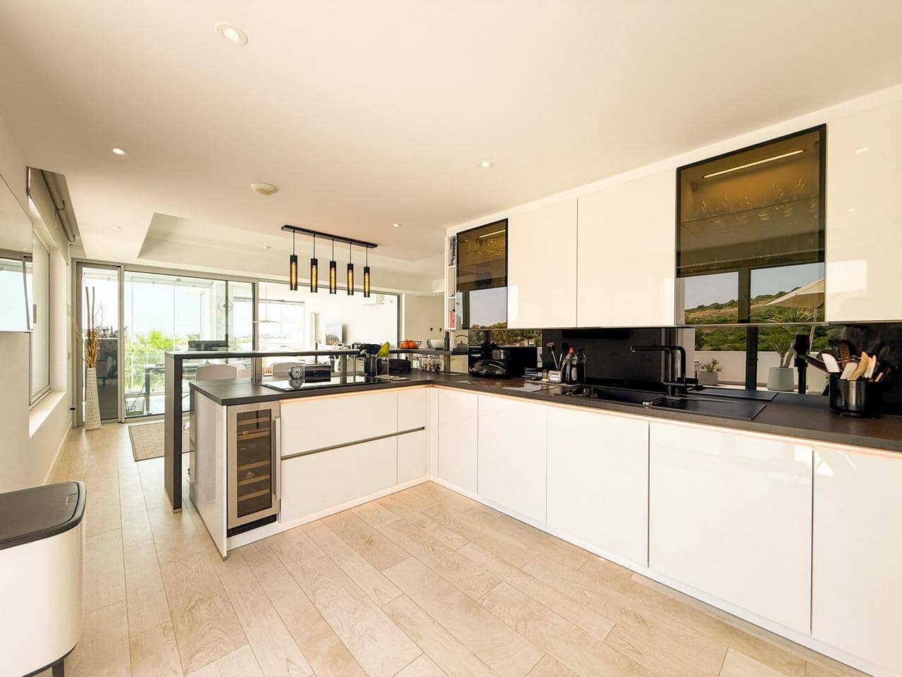 Piso de 3 habitaciones en Casares en venta con piscina garaje - 790.000 € (Ref: 9428232)