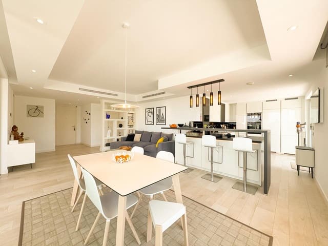 Piso de 3 habitaciones en Casares Pueblo, Casares en venta con piscina garaje - 790.000 € (Ref: 9428232)