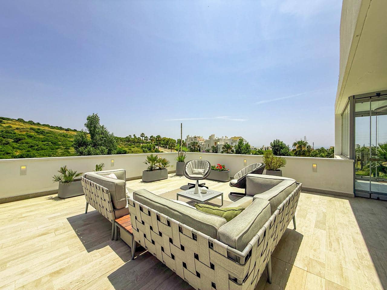 Piso de 3 habitaciones en Casares en venta con piscina garaje - 790.000 € (Ref: 9428232)