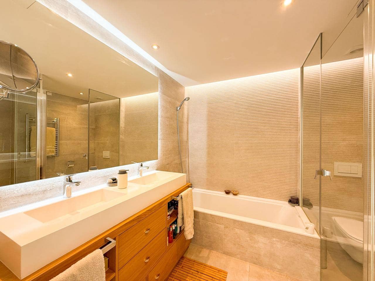 Piso de 3 habitaciones en Casares en venta con piscina garaje - 790.000 € (Ref: 9428232)