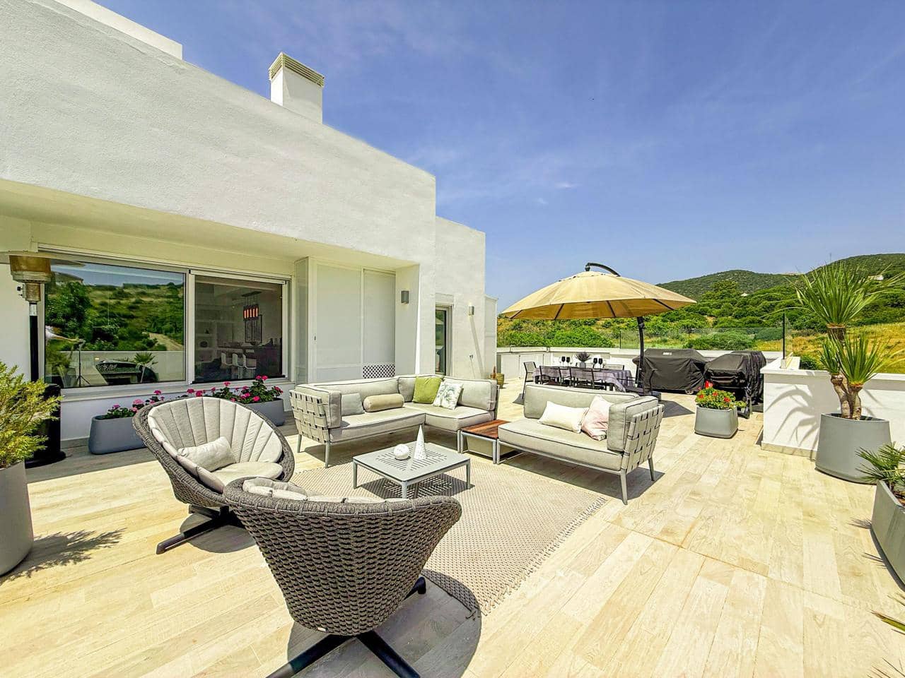 Piso de 3 habitaciones en Casares en venta con piscina garaje - 790.000 € (Ref: 9428232)