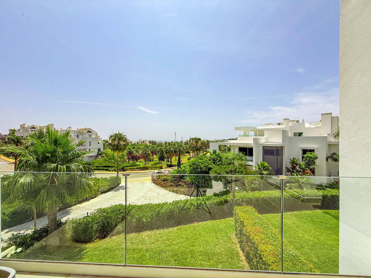 Piso de 3 habitaciones en Casares en venta con piscina garaje - 790.000 € (Ref: 9428232)