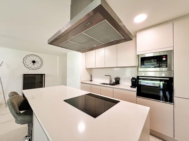 3 soveværelse Lejlighed til salg i La Concha - Resina Golf, Estepona med swimmingpool garage - € 530.000 (Ref: 9428755)