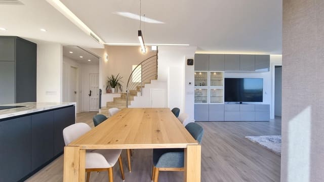 3 sovrum Lägenhet till salu i Sotogrande Alto, San Roque med pool garage - 695 000 € (Ref: 9428756)