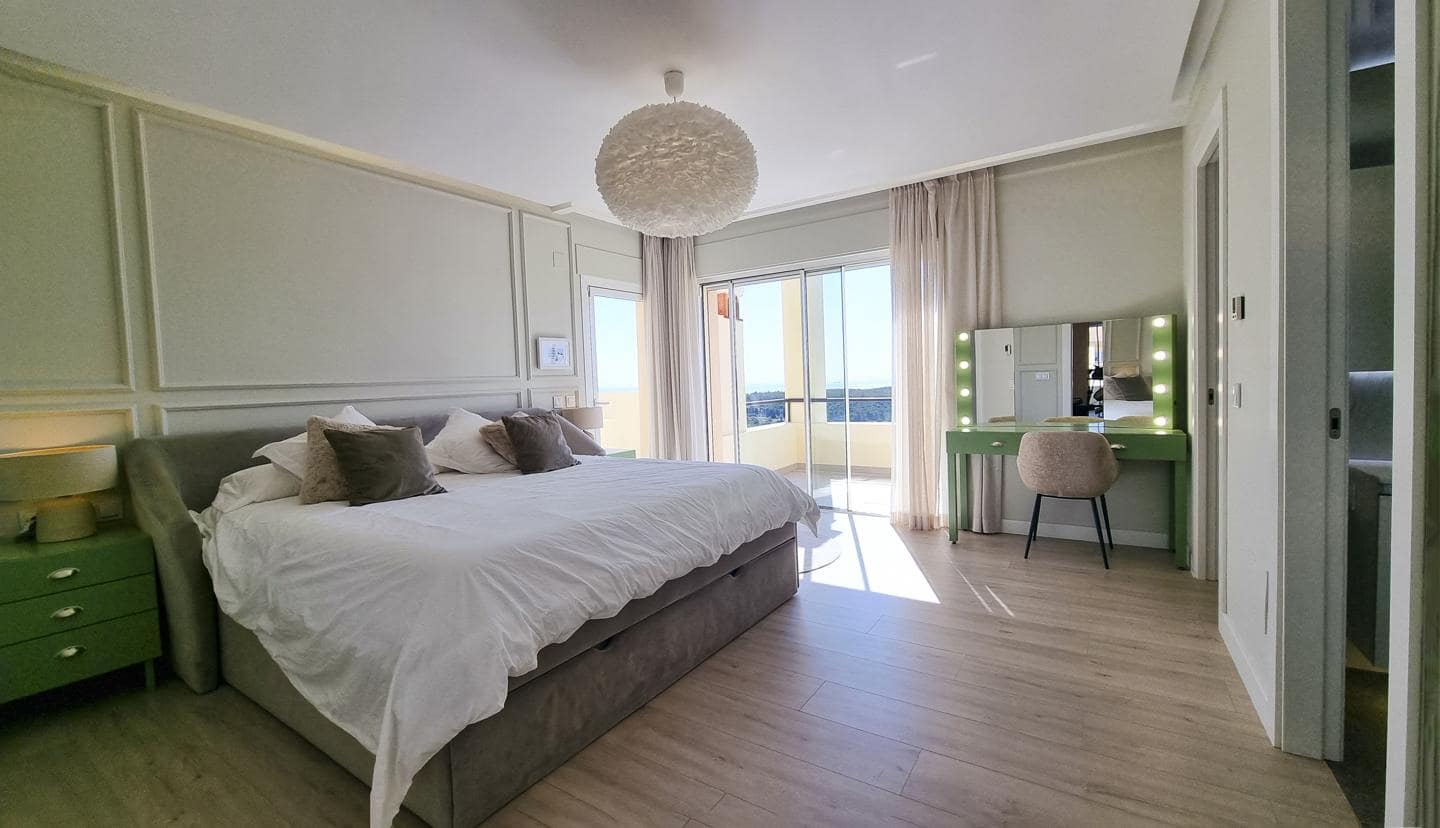 3 makuuhuone Asunto myytävänä paikassa Sotogrande mukana uima-altaan 
autotalli - 695 000 € (Ref: 9428756)