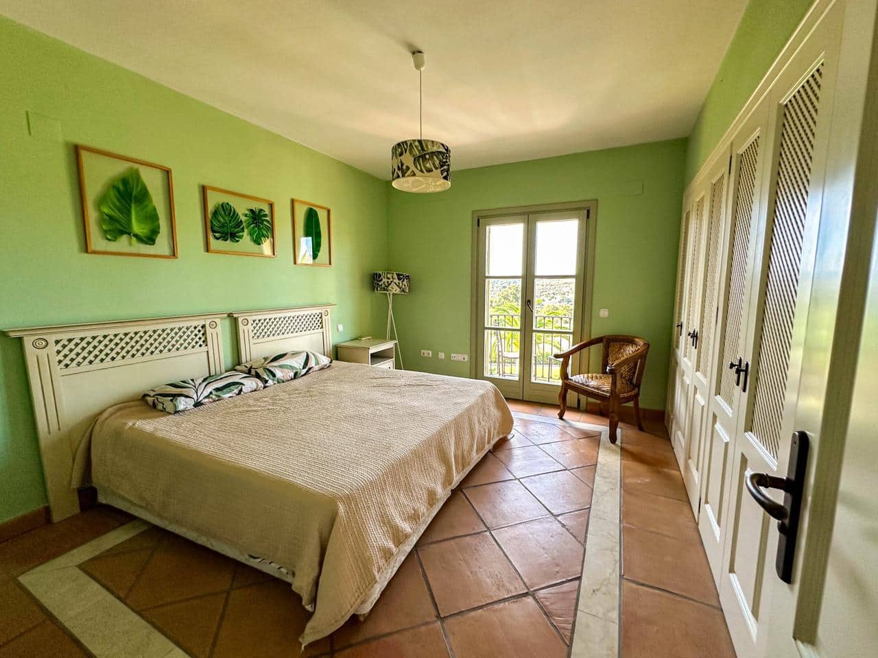 3 bedroom Villa for sale in Sotogrande with pool garage - € 790,000 (Ref: 9432663)