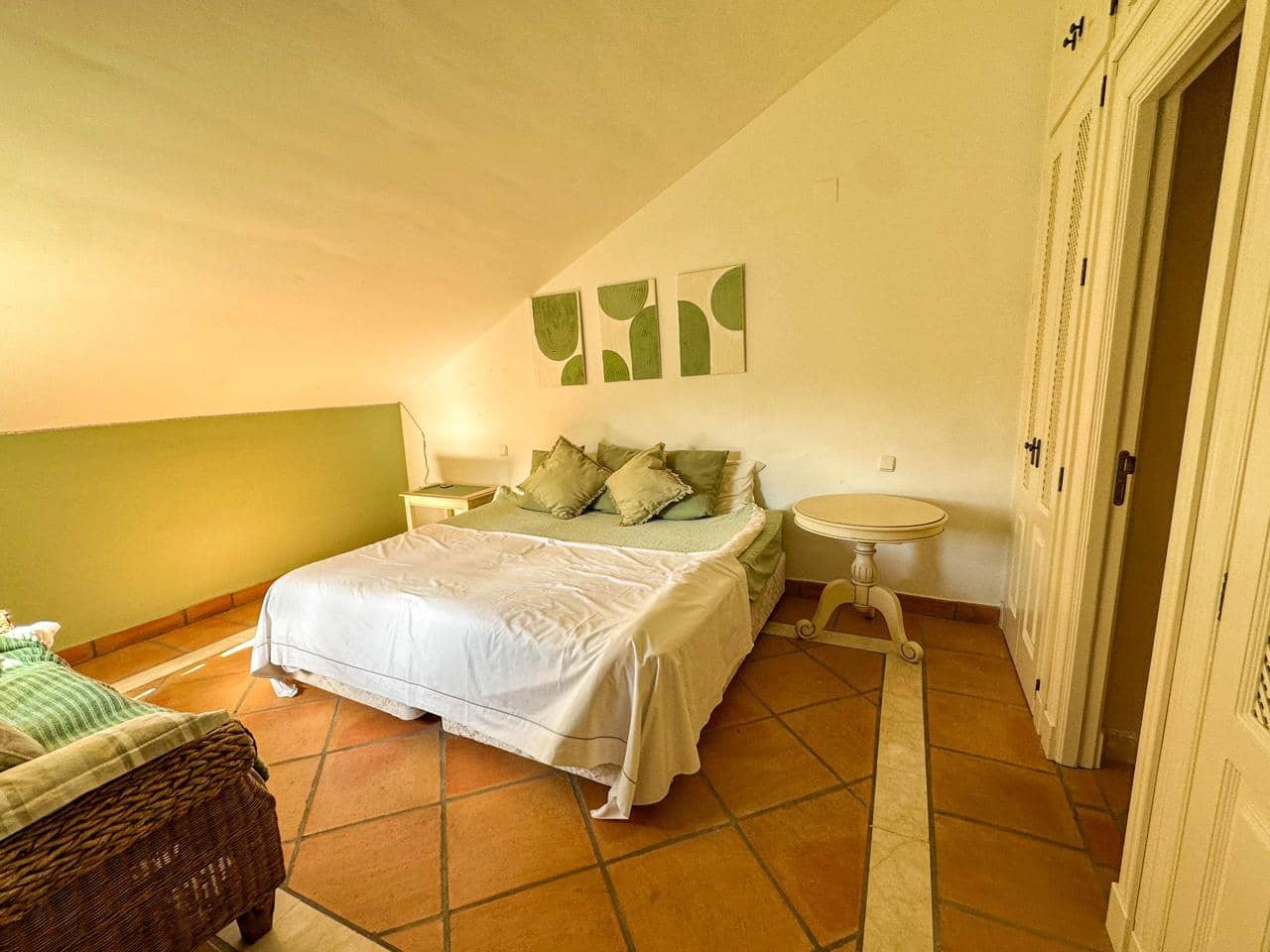 3 bedroom Villa for sale in Sotogrande with pool garage - € 790,000 (Ref: 9432663)