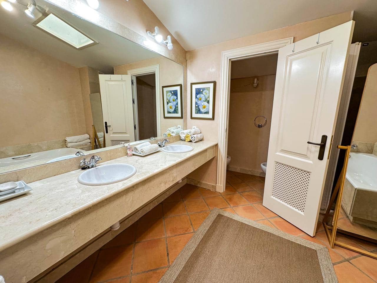 3 bedroom Villa for sale in Sotogrande with pool garage - € 790,000 (Ref: 9432663)