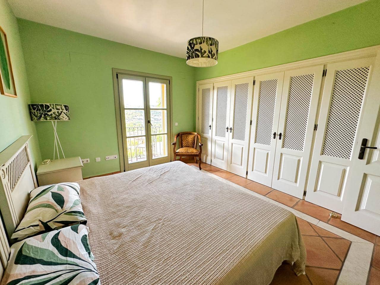 3 bedroom Villa for sale in Sotogrande with pool garage - € 790,000 (Ref: 9432663)