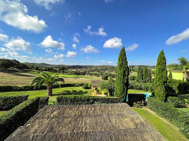 3 soverom Villa til salgs i Sotogrande Alto, San Roque med svømmebasseng garasje - € 790 000 (Ref: 9432663)