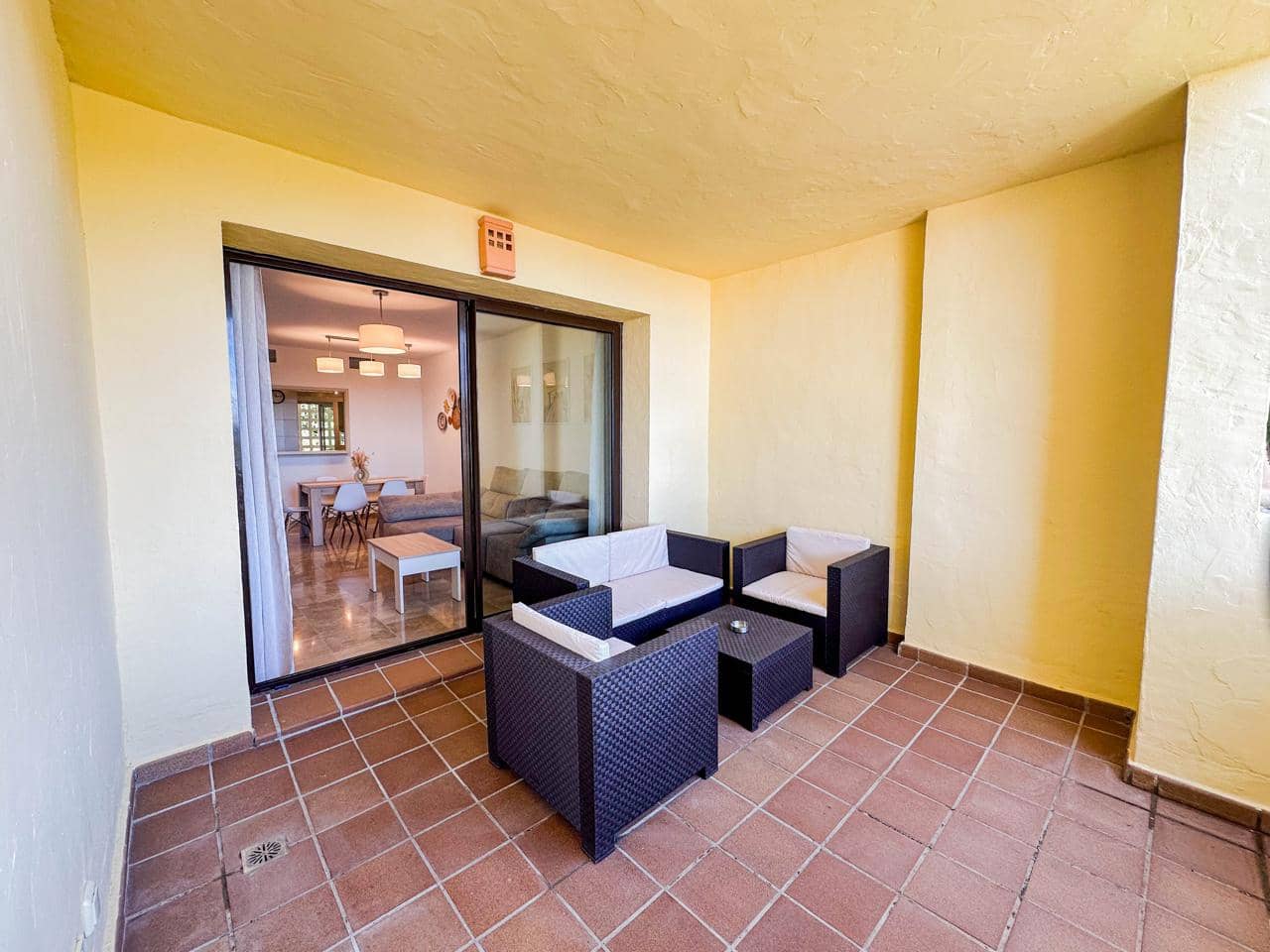 Piso de 2 habitaciones en Manilva en venta con piscina garaje - 334.000 € (Ref: 9432664)