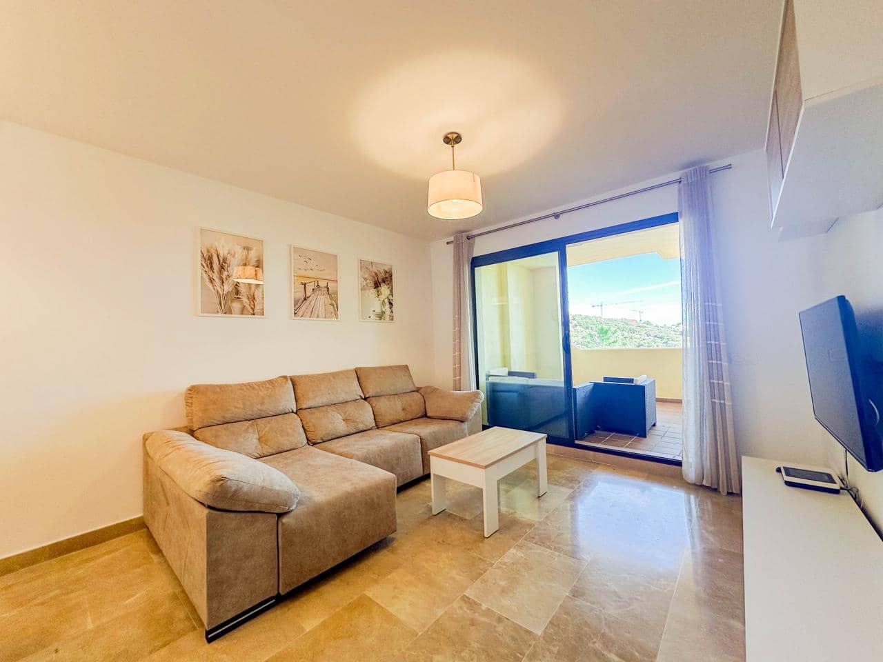 Piso de 2 habitaciones en Manilva en venta con piscina garaje - 334.000 € (Ref: 9432664)