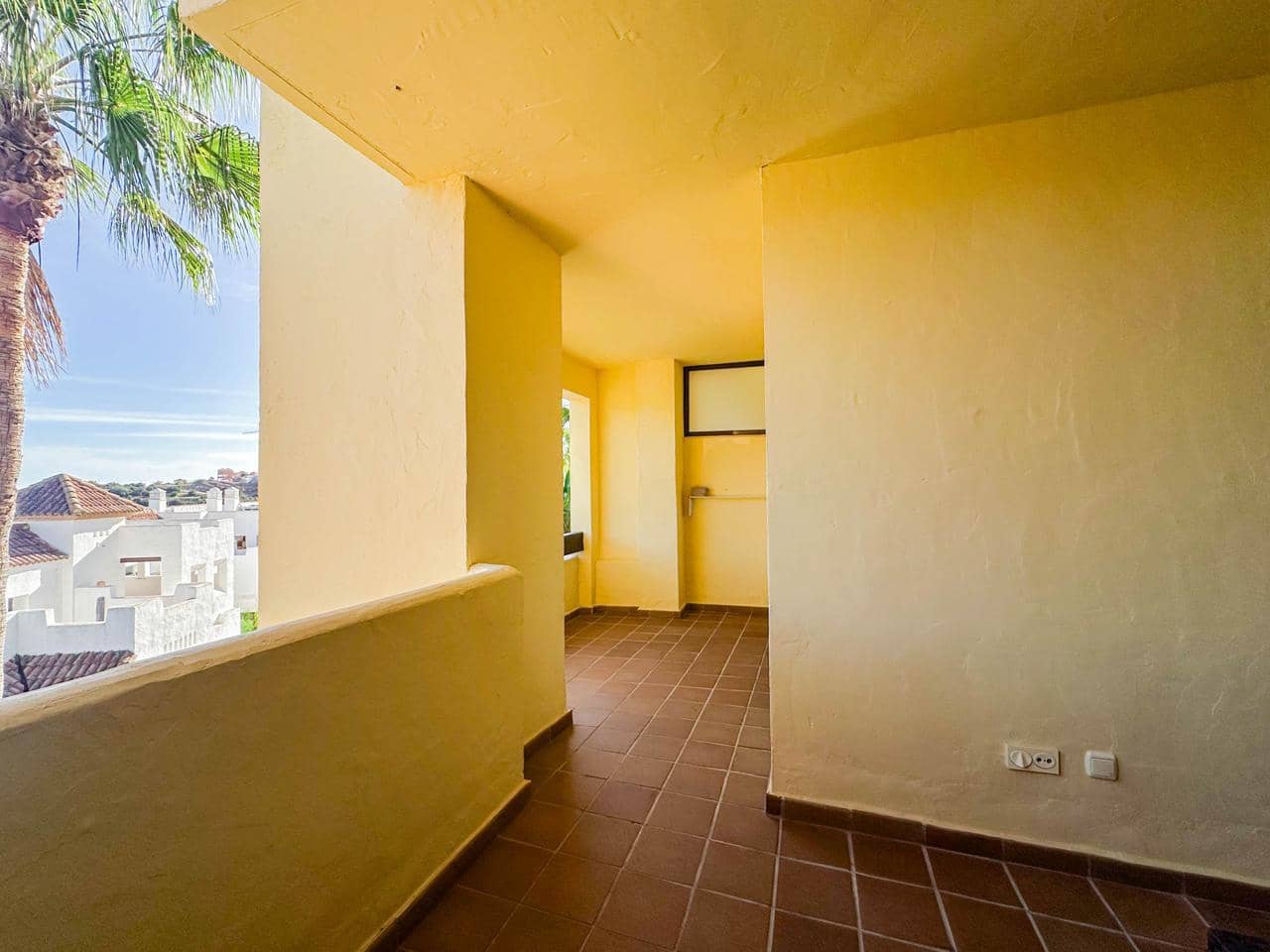 Piso de 2 habitaciones en Manilva en venta con piscina garaje - 334.000 € (Ref: 9432664)