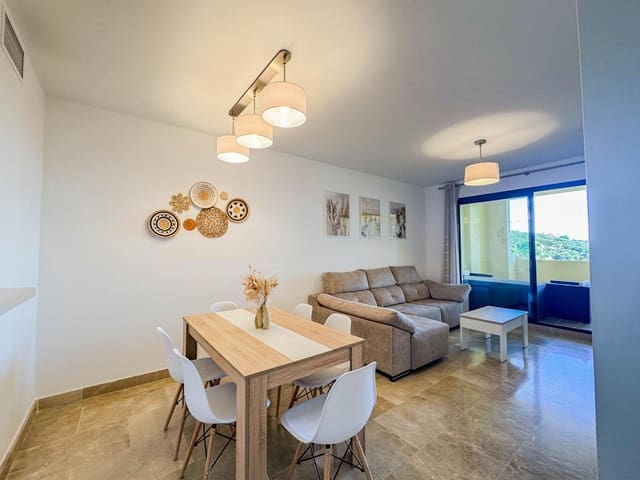 Piso de 2 habitaciones en La Duquesa / Puerto de la Duquesa, Manilva en venta con piscina garaje - 334.000 € (Ref: 9432664)