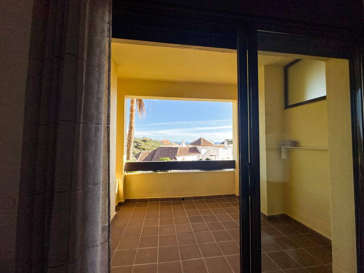 Piso de 2 habitaciones en Manilva en venta con piscina garaje - 334.000 € (Ref: 9432664)