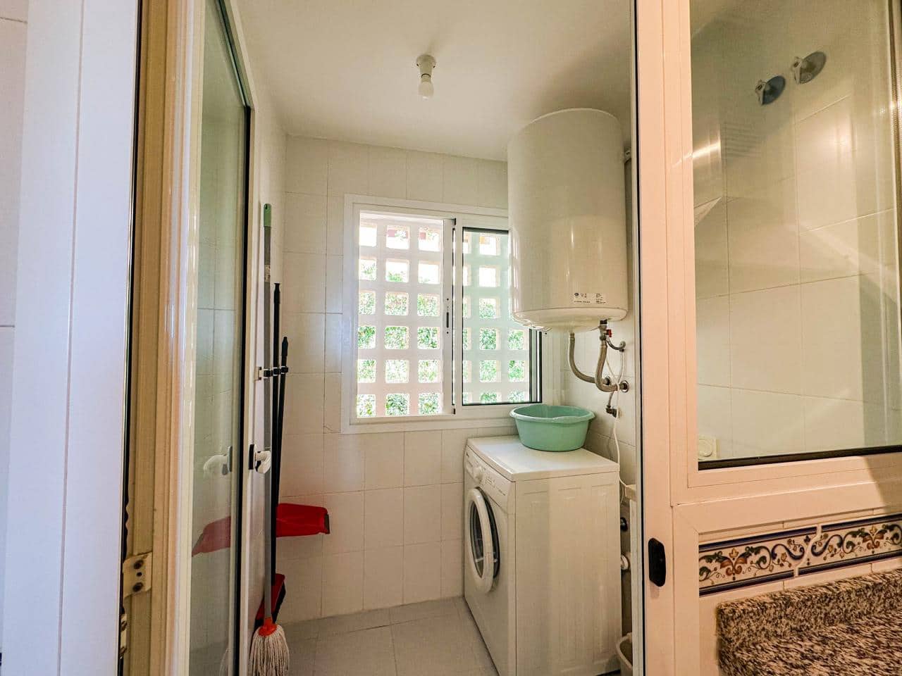 Piso de 2 habitaciones en Manilva en venta con piscina garaje - 334.000 € (Ref: 9432664)