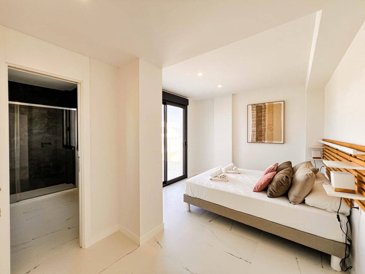 3 sypialnia Mieszkanie na sprzedaż w Casares z basenem garażem - 575 000 € (Ref: 9432667)