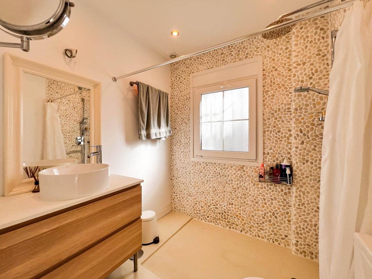 2 makuuhuone Asunto myytävänä paikassa Estepona mukana uima-altaan 
autotalli - 590 000 € (Ref: 9438778)