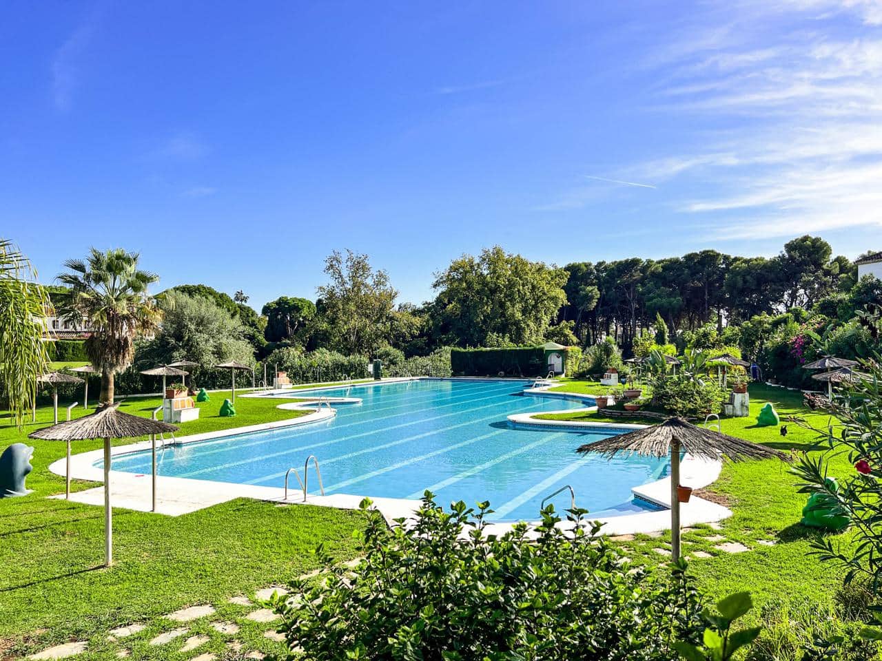 2 makuuhuone Asunto myytävänä paikassa Estepona mukana uima-altaan 
autotalli - 590 000 € (Ref: 9438778)