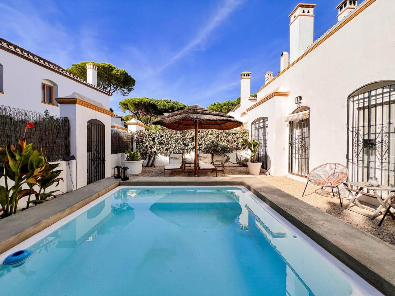 2 makuuhuone Asunto myytävänä paikassa Estepona mukana uima-altaan 
autotalli - 590 000 € (Ref: 9438778)