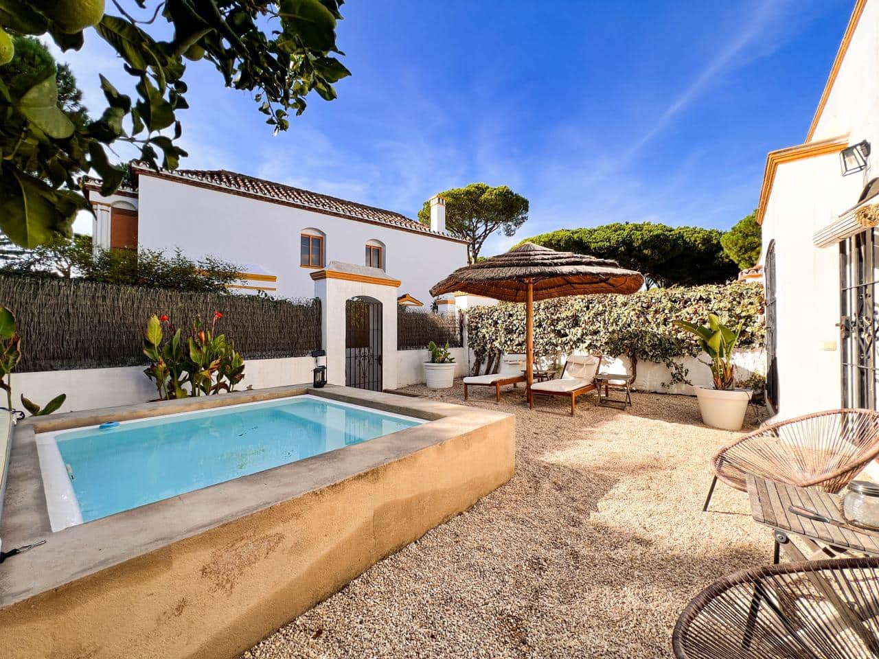 2 makuuhuone Asunto myytävänä paikassa Estepona mukana uima-altaan 
autotalli - 590 000 € (Ref: 9438778)