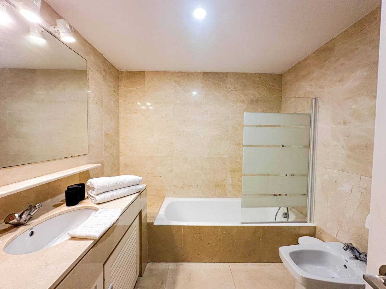 3 sovrum Lägenhet till salu i Sotogrande - 348 000 € (Ref: 9438779)