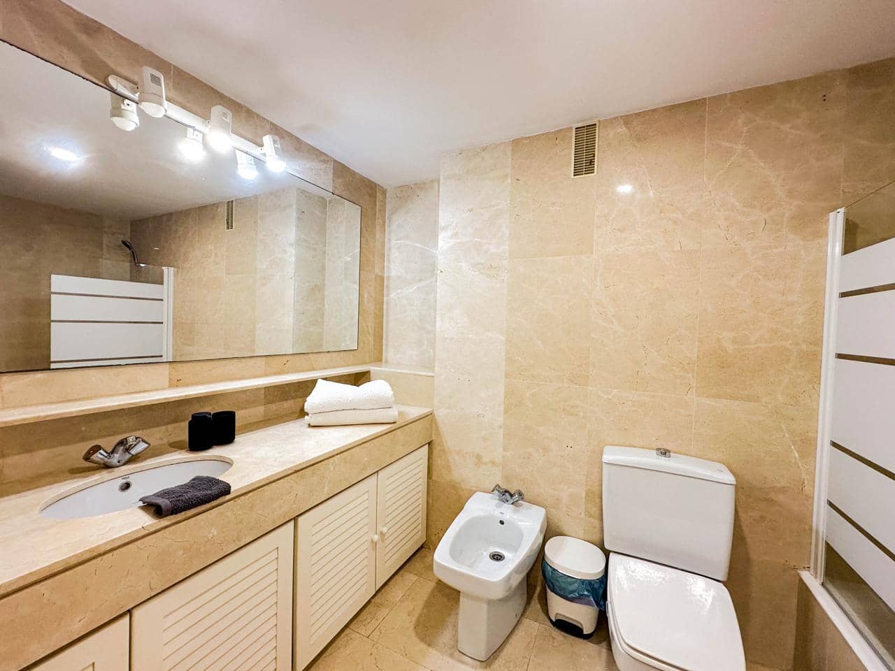 3 sovrum Lägenhet till salu i Sotogrande - 348 000 € (Ref: 9438779)