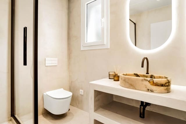 4 sypialnia Willa na sprzedaż w El Paraíso, Benahavís z basenem garażem - 3 450 000 € (Ref: 9443980)