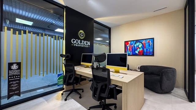 1 chambre Entreprise à vendre à Sotogrande Costa, San Roque avec garage - 600 000 € (Ref: 9443981)