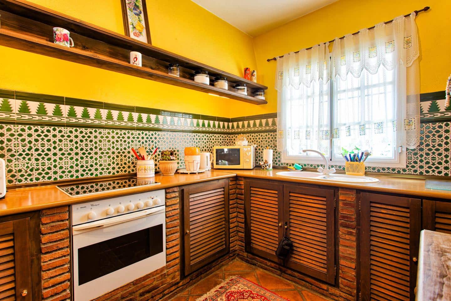 3 bedroom Villa for sale in Benahavis with garage - € 375,000 (Ref: 9444628)