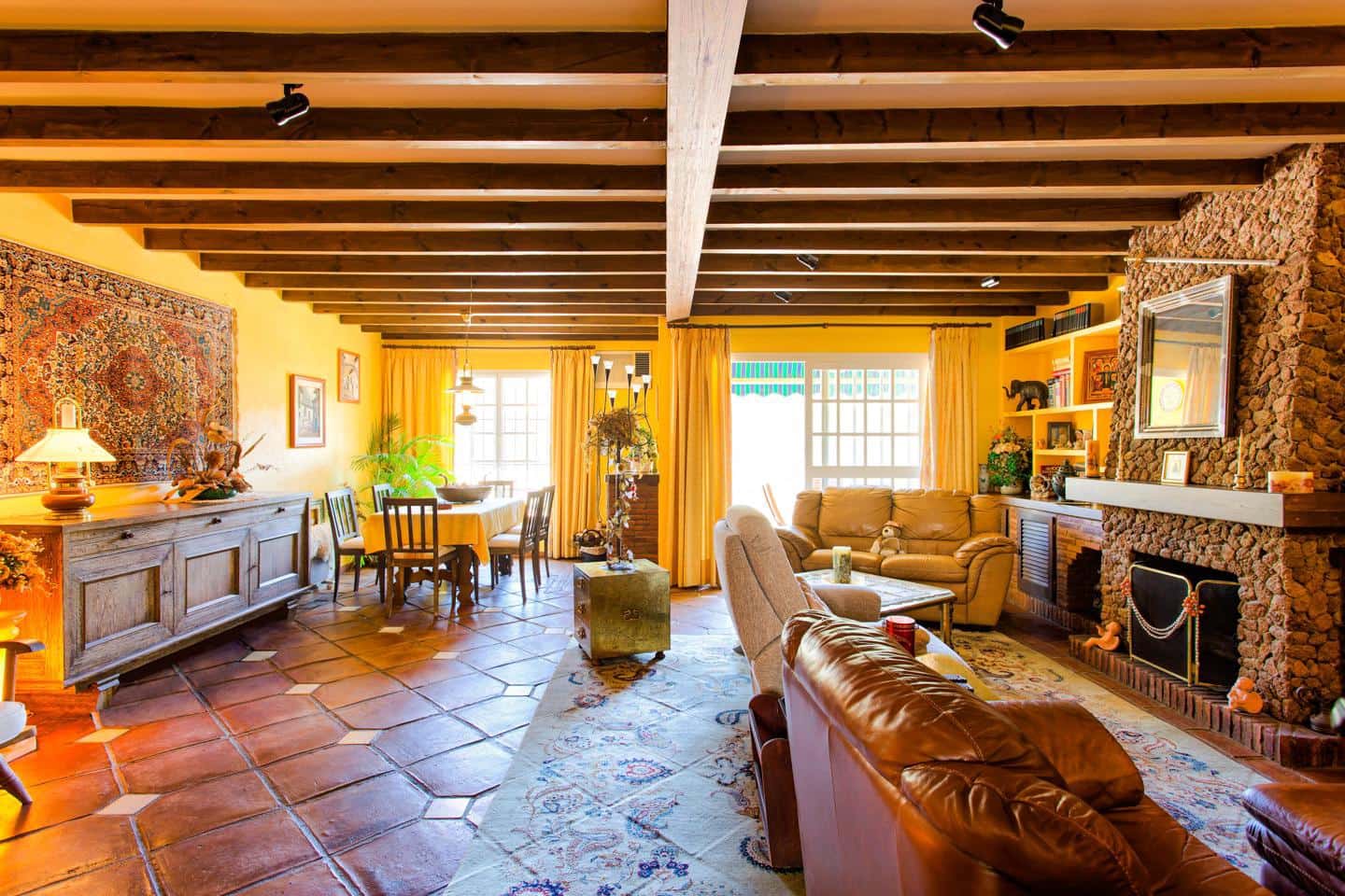 3 bedroom Villa for sale in Benahavis with garage - € 375,000 (Ref: 9444628)