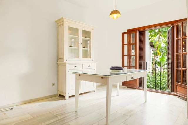 2 bedroom Villa for sale in Estepona with pool garage - € 495,000 (Ref: 9444820)