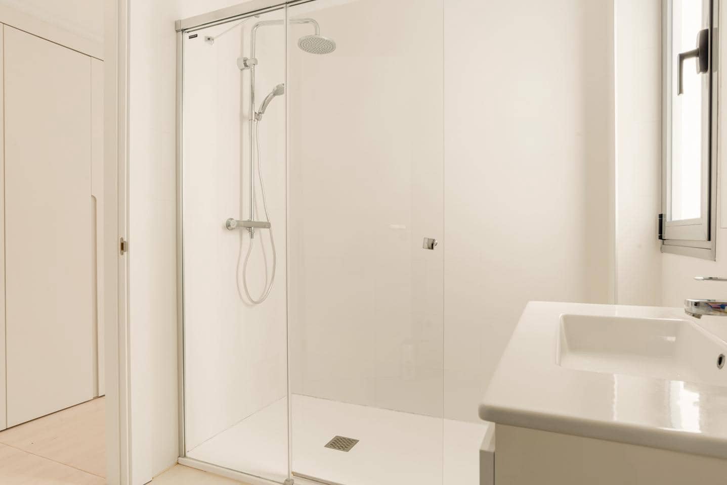 2 bedroom Flat for sale in Marbella with pool garage - € 495,000 (Ref: 9444821)