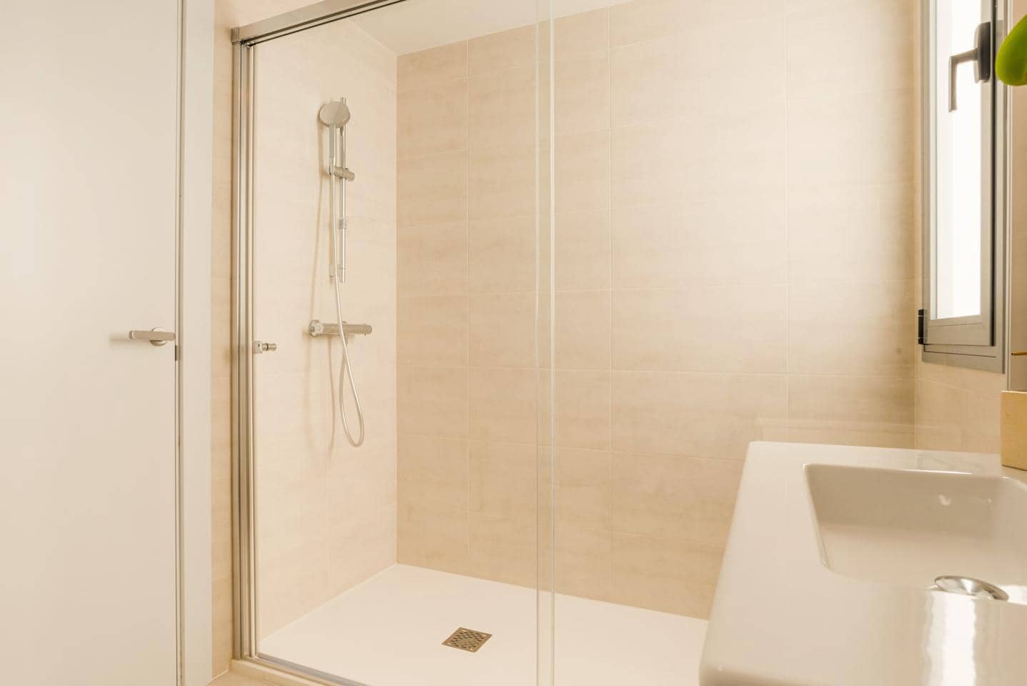 2 bedroom Flat for sale in Marbella with pool garage - € 495,000 (Ref: 9444821)