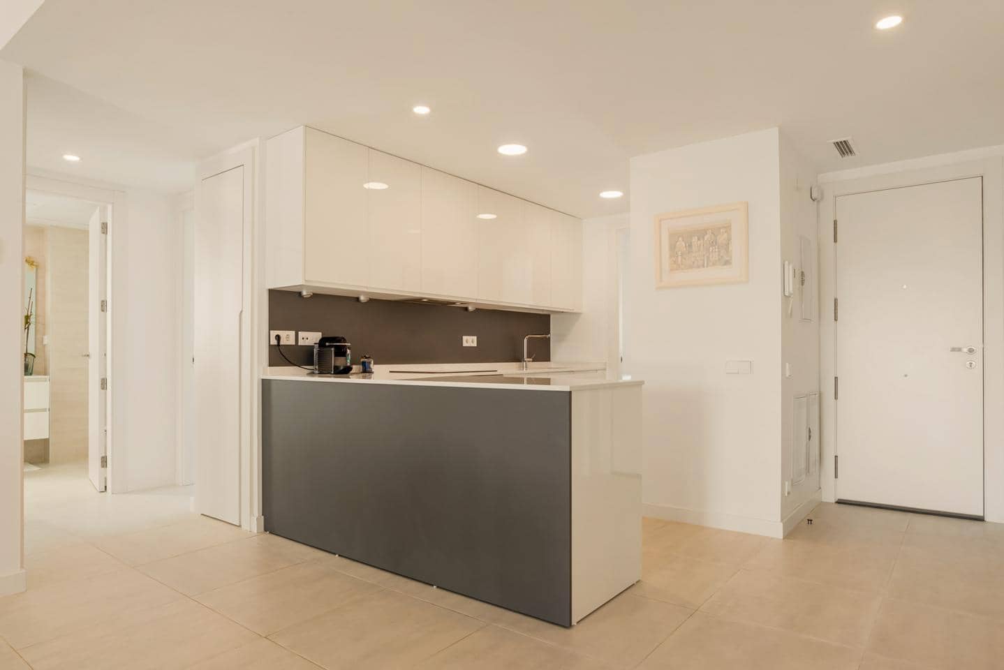 2 bedroom Flat for sale in Marbella with pool garage - € 495,000 (Ref: 9444821)