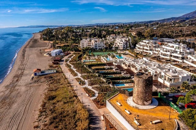 Chalet de 4 habitaciones en El Velerín, Estepona en venta con piscina garaje - 4.500.000 € (Ref: 9444823)