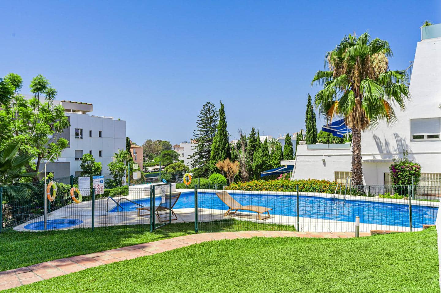 3 soveværelse Lejlighed til salg i Marbella med swimmingpool garage - € 680.000 (Ref: 9444824)