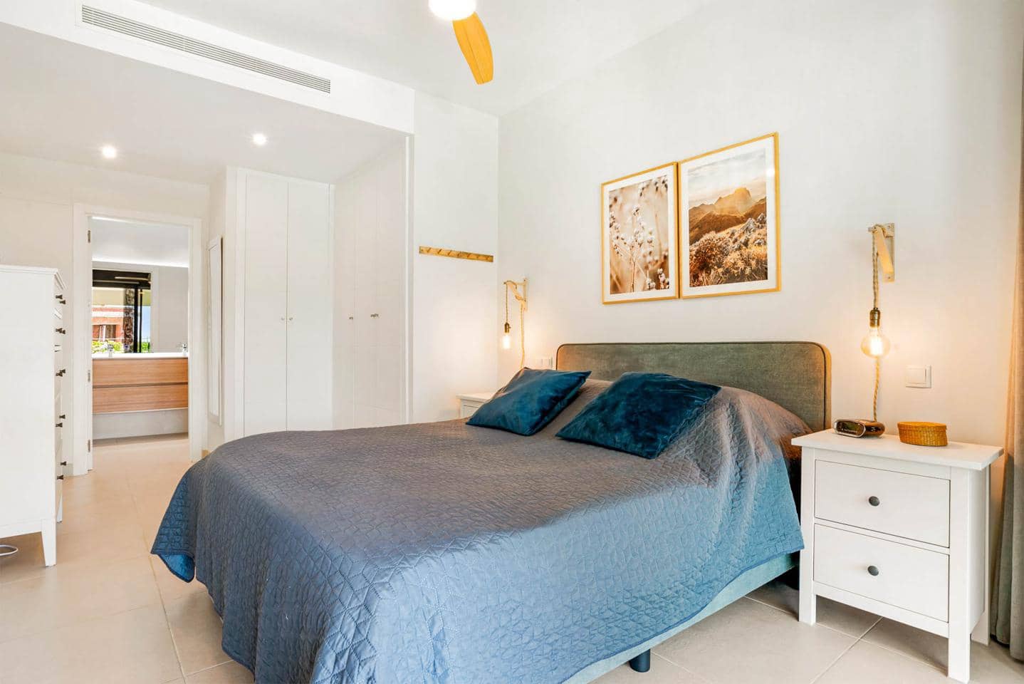 Piso de 2 habitaciones en Estepona en venta con piscina garaje - 495.000 € (Ref: 9444931)