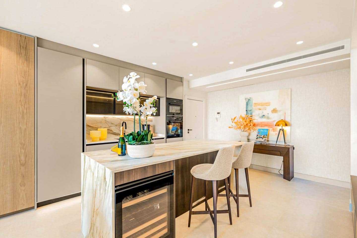 3 soverom Leilighet til salgs i Estepona med svømmebasseng garasje - € 1 995 000 (Ref: 9444932)