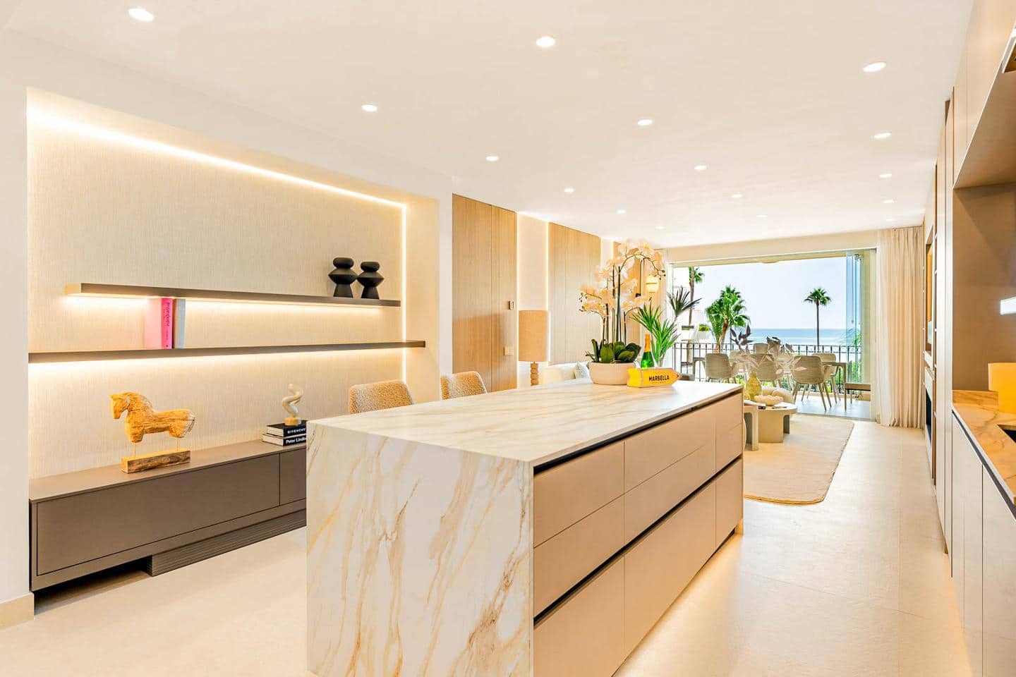 3 soverom Leilighet til salgs i Estepona med svømmebasseng garasje - € 1 995 000 (Ref: 9444932)